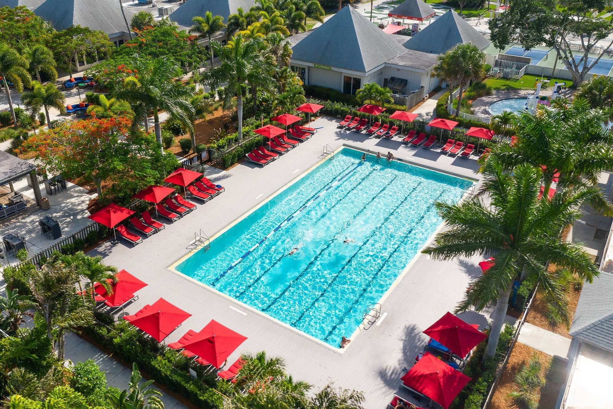 Florida - Sandpiper Bay - Aerial view of pool